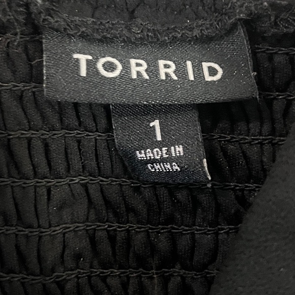 Torrid plus size size 1 1X TRENDY BLACK FLUTTER SLEEVE FANCY DRESSY CROP TOP - Picture 3 of 5